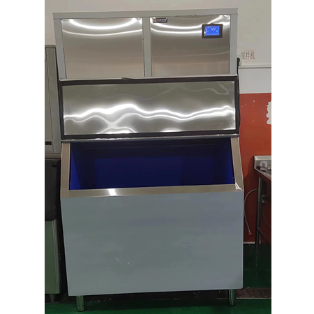 1噸雪花制冰機交付重慶某火鍋店